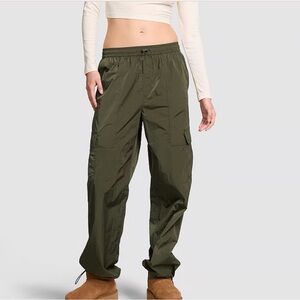 NWT Pink Victoria Secret Olive Green Parachute Pants, bungee waist, cargo, M